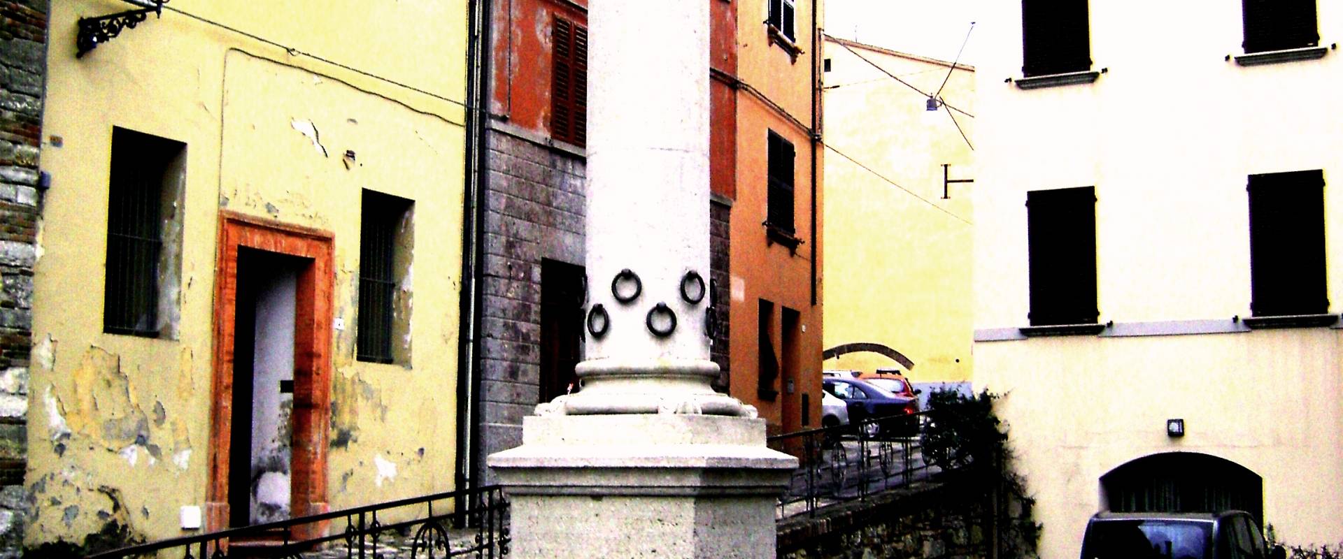 Colonna dell'ospitalità Bertinoro foto di Zitumassin